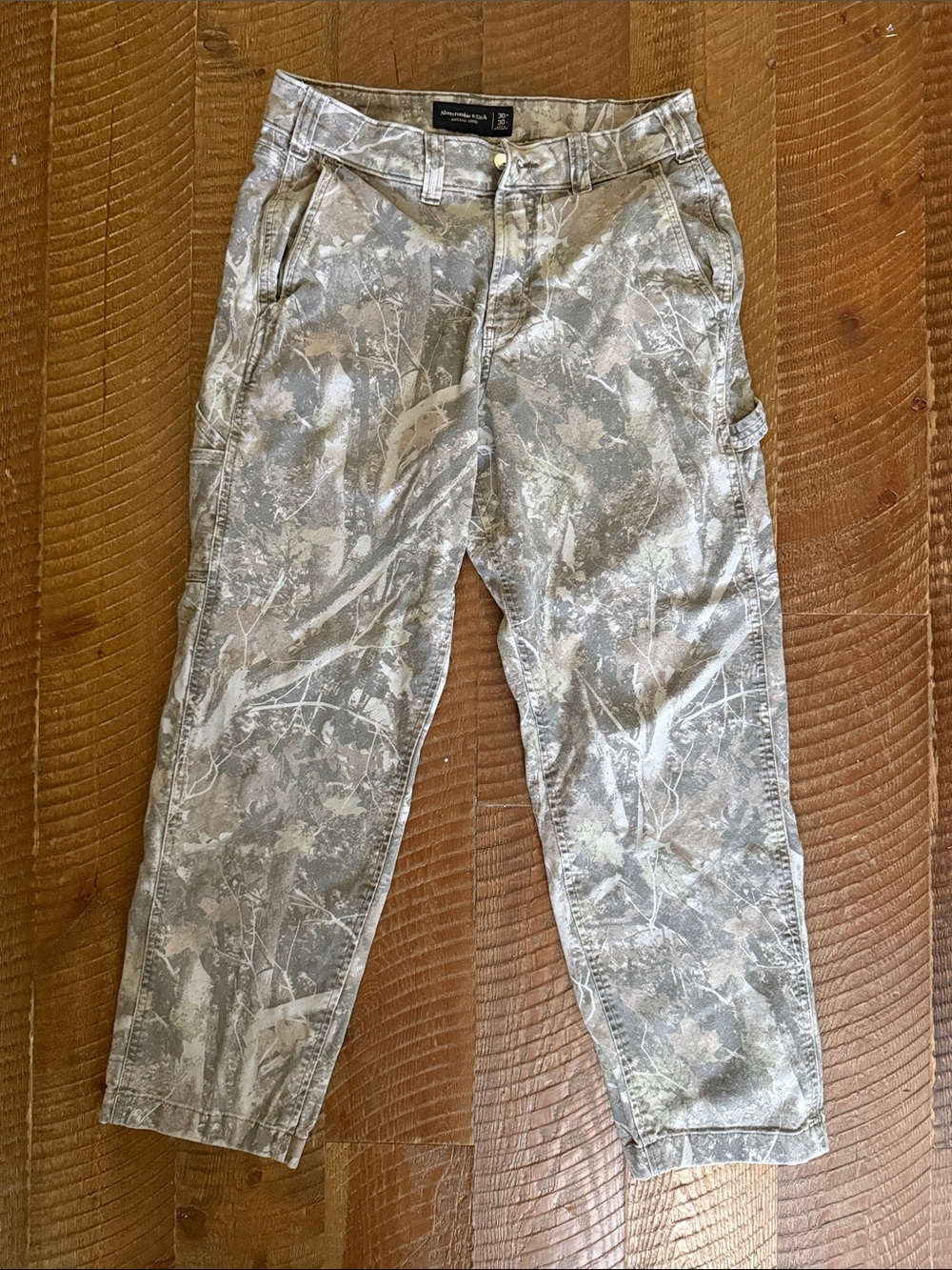Abercrombie & Fitch Men's Gray Camouflage Chinos